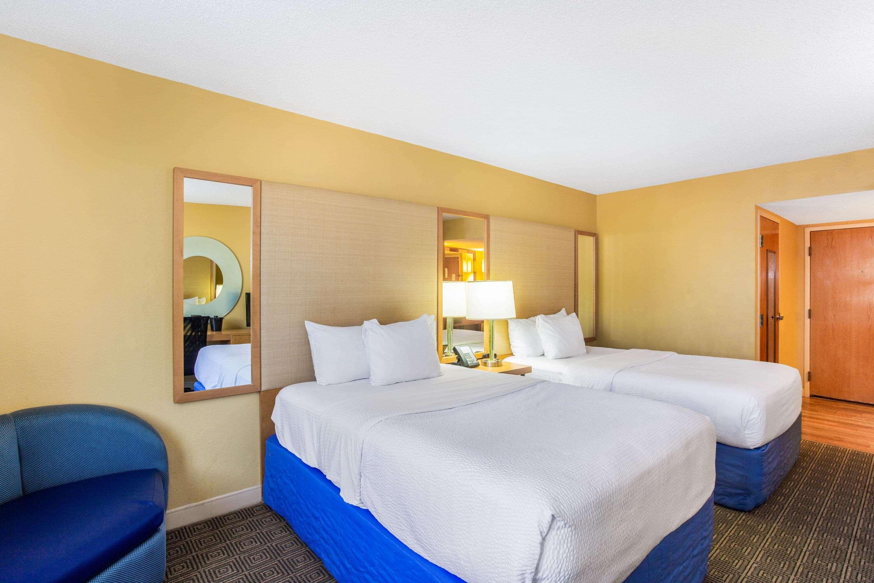 La Quinta By Wyndham Sarasota Downtown Ξενοδοχείο Εξωτερικό φωτογραφία