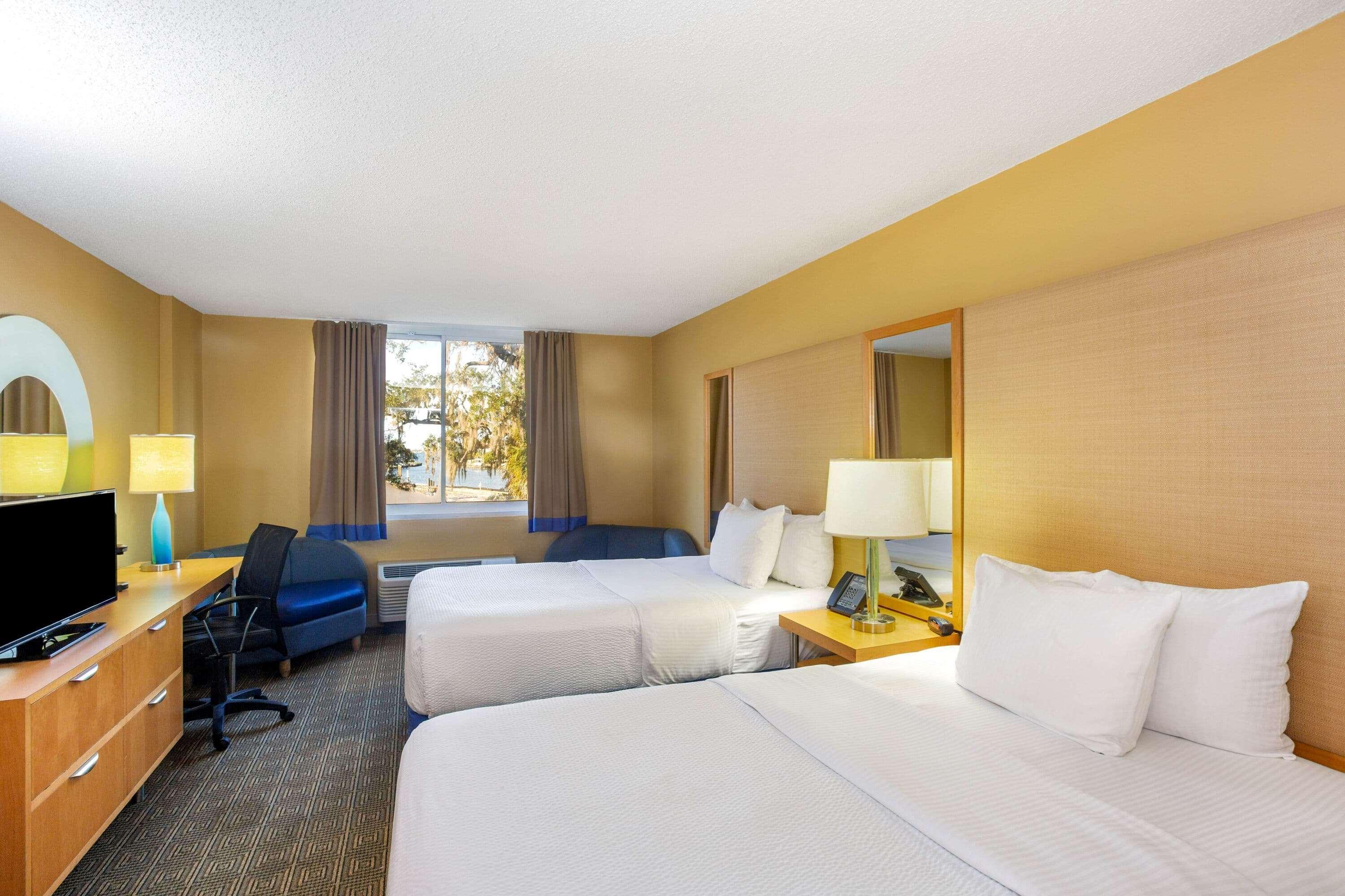 La Quinta By Wyndham Sarasota Downtown Ξενοδοχείο Εξωτερικό φωτογραφία