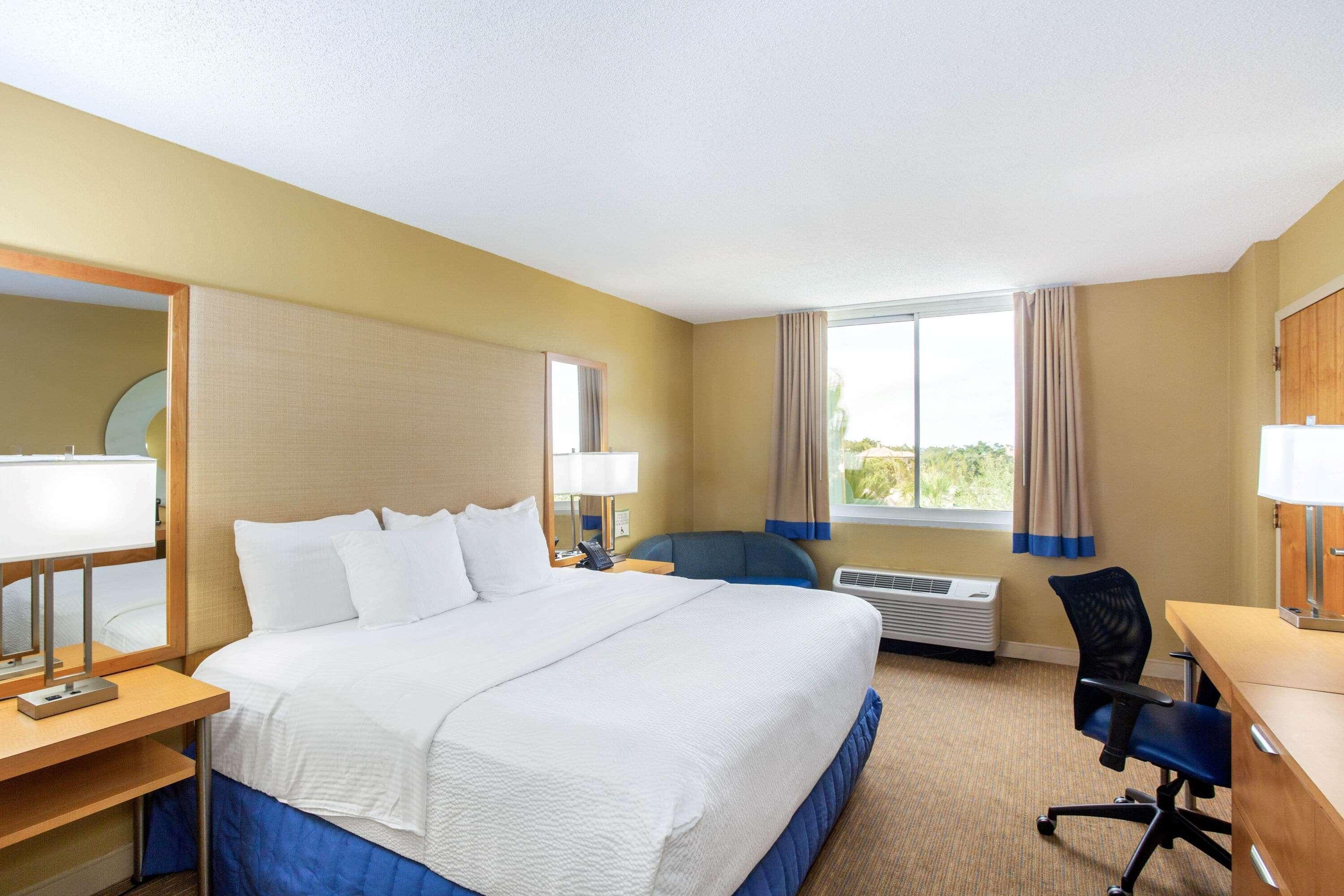 La Quinta By Wyndham Sarasota Downtown Ξενοδοχείο Εξωτερικό φωτογραφία